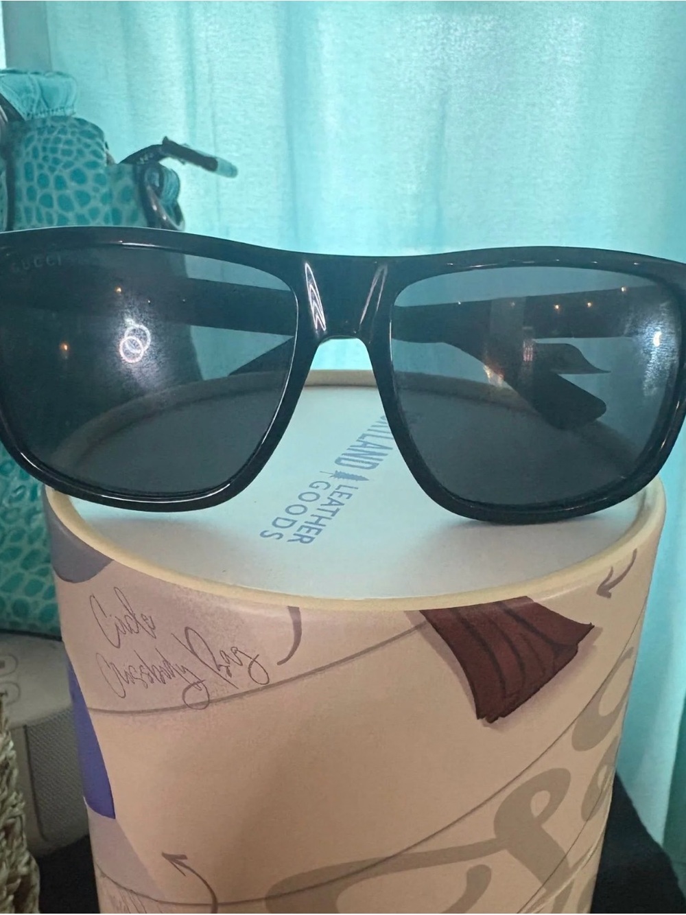 Gucci Black Oversized Sunglasses with Signature Stripe